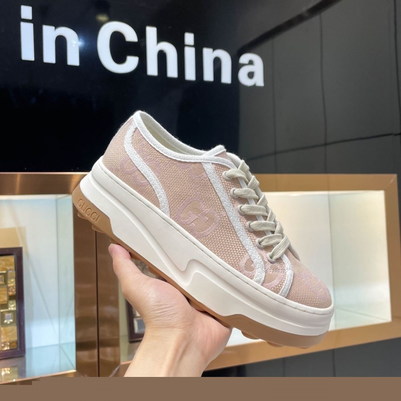 G*u*i casual shoes